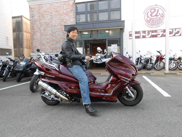 DSC_maje_red_hirata.jpg