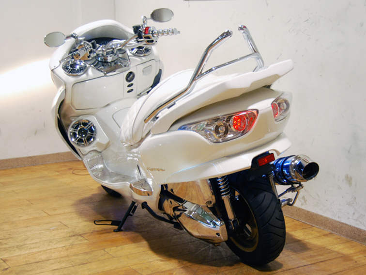 forza_white_tokusen2.jpg