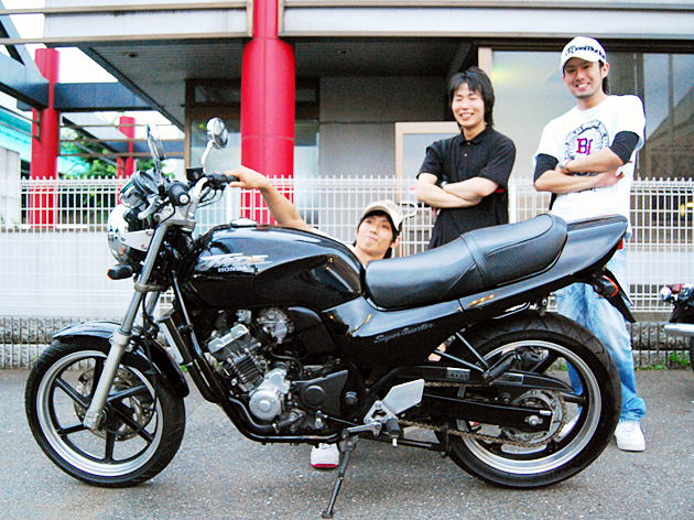 ユートレ福岡山王店ブログ Sr400のカスタムを中心にバイクのことならユートレーディングにお任せください