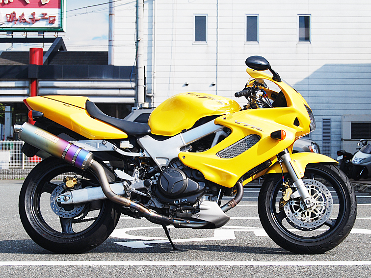 vtr1000f1.jpg